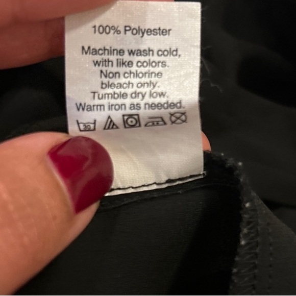 SALE! 🛍️ J CREW Black Cold Shoulder Ruffle Top - Size 6 Tall - Picture 6 of 10